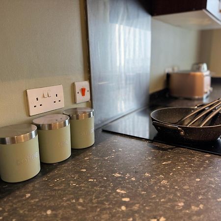 Group Bookings: Up To 30 Guests Across 5 Spacious Flats! Keyless Access Free Wifi & Parking Birmingham Dış mekan fotoğraf