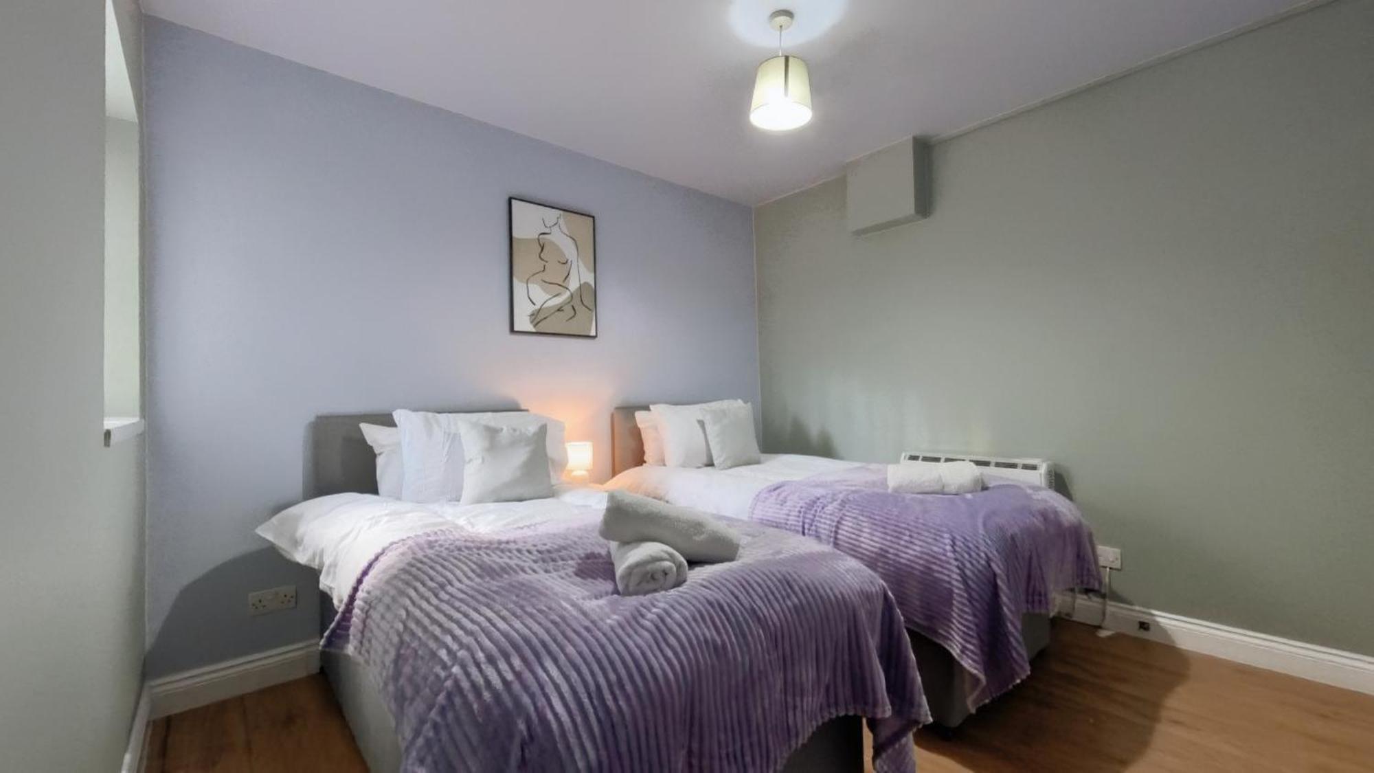 Group Bookings: Up To 30 Guests Across 5 Spacious Flats! Keyless Access Free Wifi & Parking Birmingham Dış mekan fotoğraf