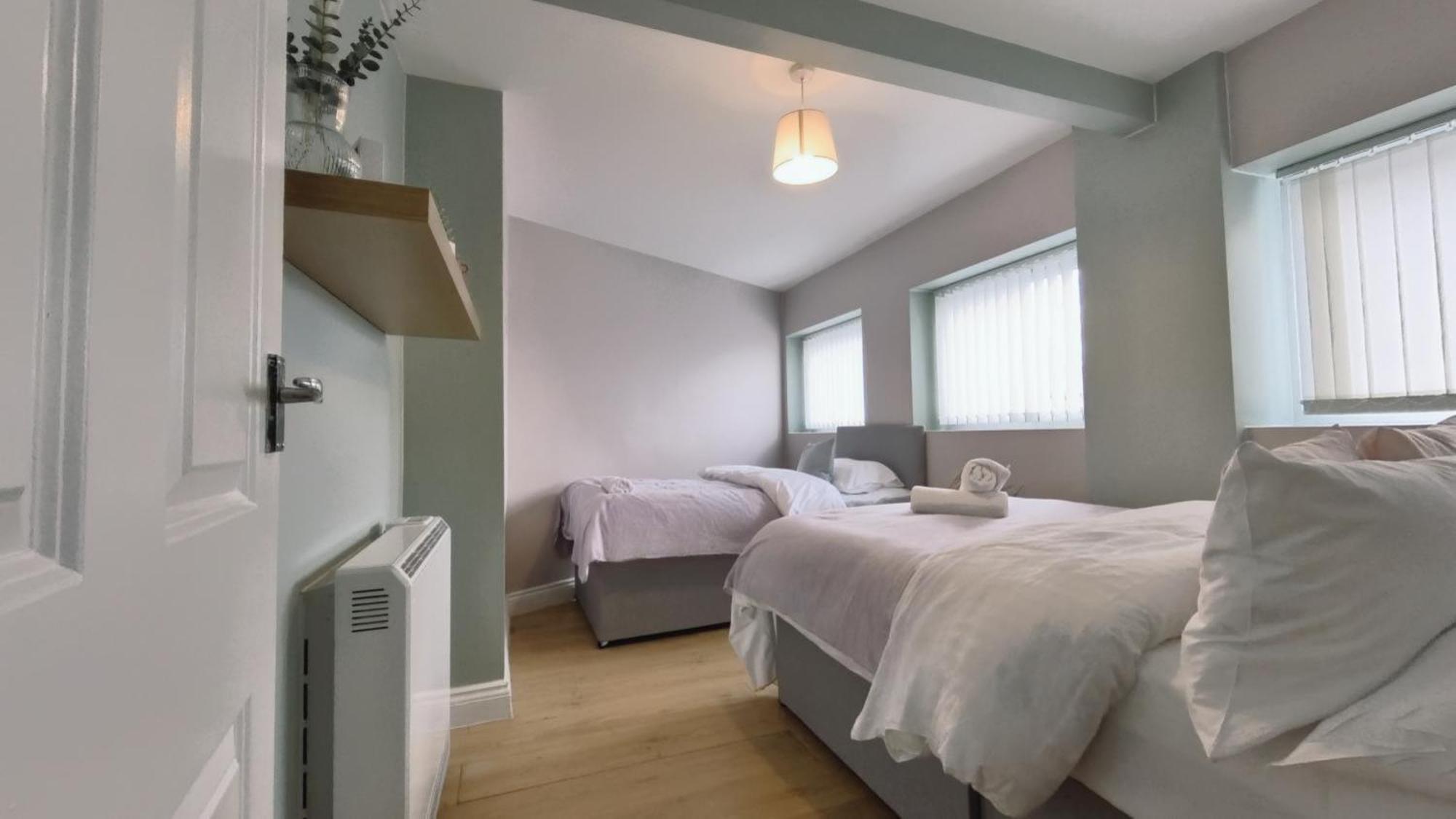 Group Bookings: Up To 30 Guests Across 5 Spacious Flats! Keyless Access Free Wifi & Parking Birmingham Dış mekan fotoğraf