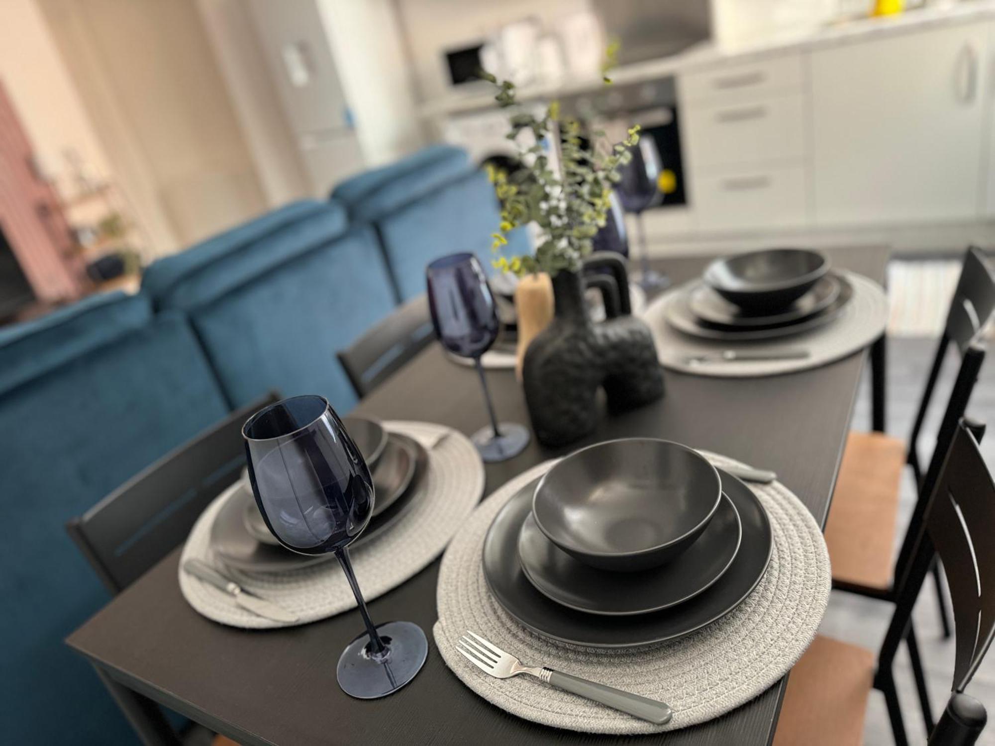 Group Bookings: Up To 30 Guests Across 5 Spacious Flats! Keyless Access Free Wifi & Parking Birmingham Dış mekan fotoğraf