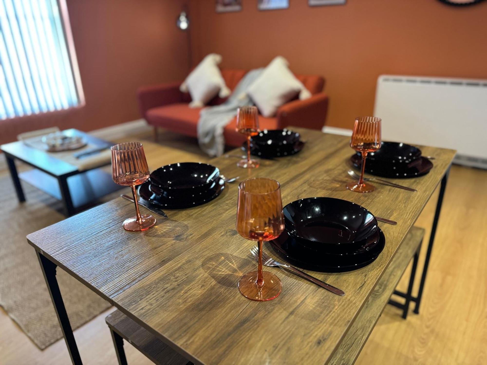 Group Bookings: Up To 30 Guests Across 5 Spacious Flats! Keyless Access Free Wifi & Parking Birmingham Dış mekan fotoğraf